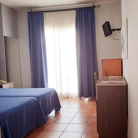 Hostal La Colonia Marbella Luaran gambar