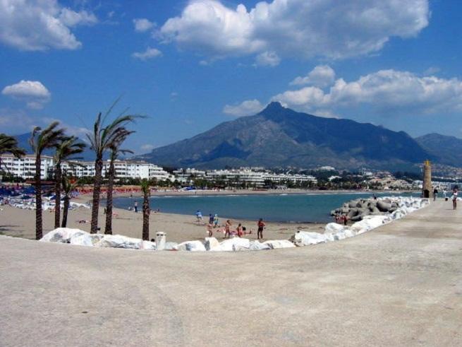 Hostal La Colonia Marbella Luaran gambar