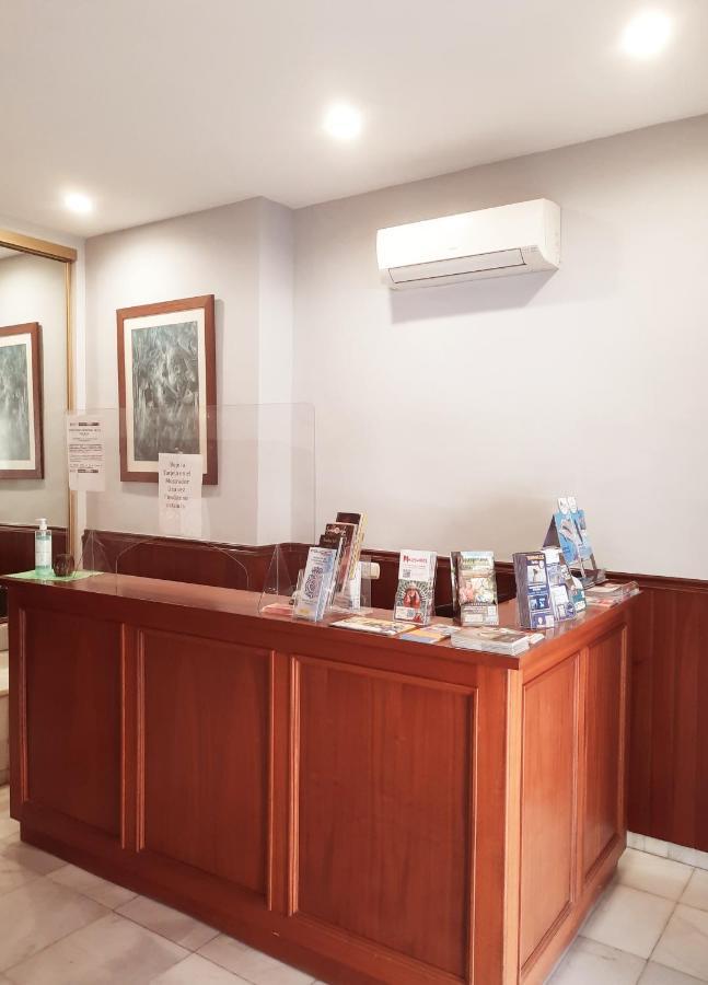 Hostal La Colonia Marbella Luaran gambar